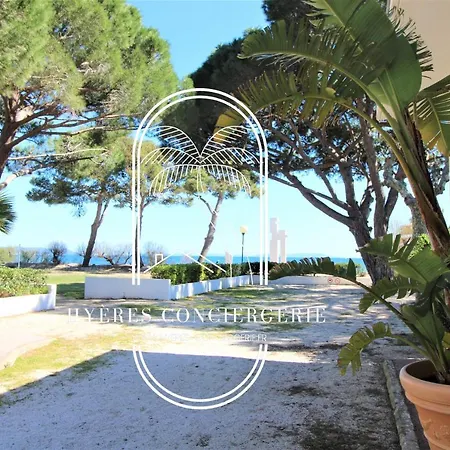 Апартаменты Le Berriau-studio-clim/pk/wifi/plage Privee/hyeres *