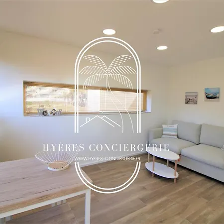 Апартаменты Le Berriau-studio-clim/pk/wifi/plage Privee/hyeres *