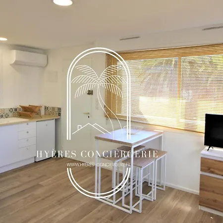 Le Berriau-studio-clim/pk/wifi/plage Privée/hyères *